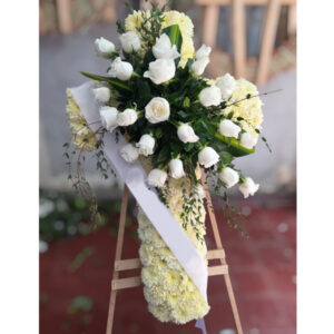 Cruz Con Rosas Blancas