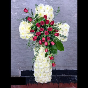 Cruz Con Rosas Rojas