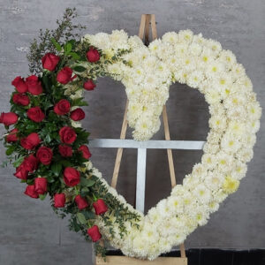 A13a Tripié Corazón Rosas