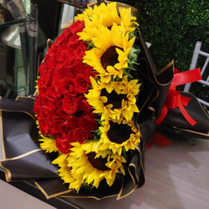 Ramo de rosas y girasoles