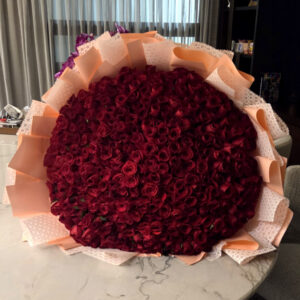 Ramo buchón 300 rosas rojas